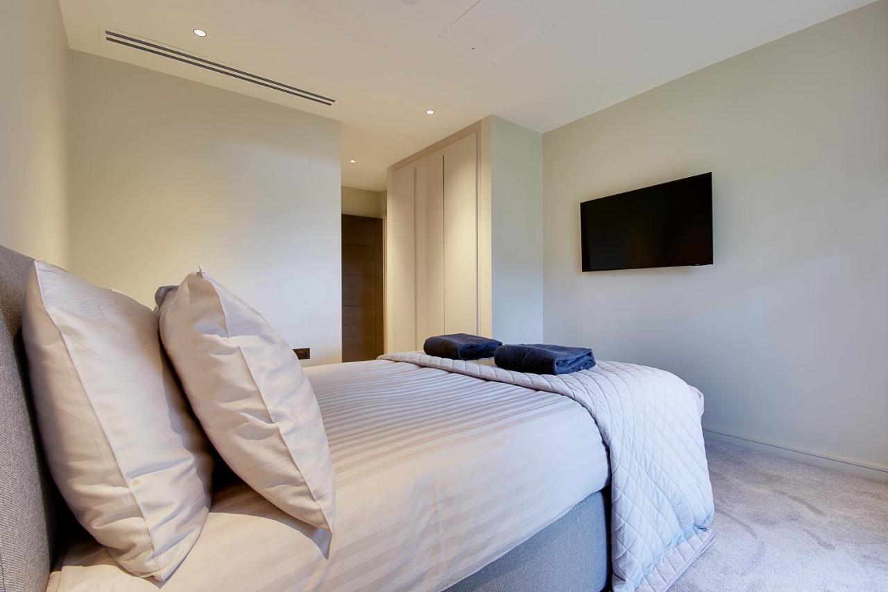 Luxury 3 Bed Flat With Large Terrace, Sea Views And Hot Tub Leilighet Canford Cliffs Eksteriør bilde