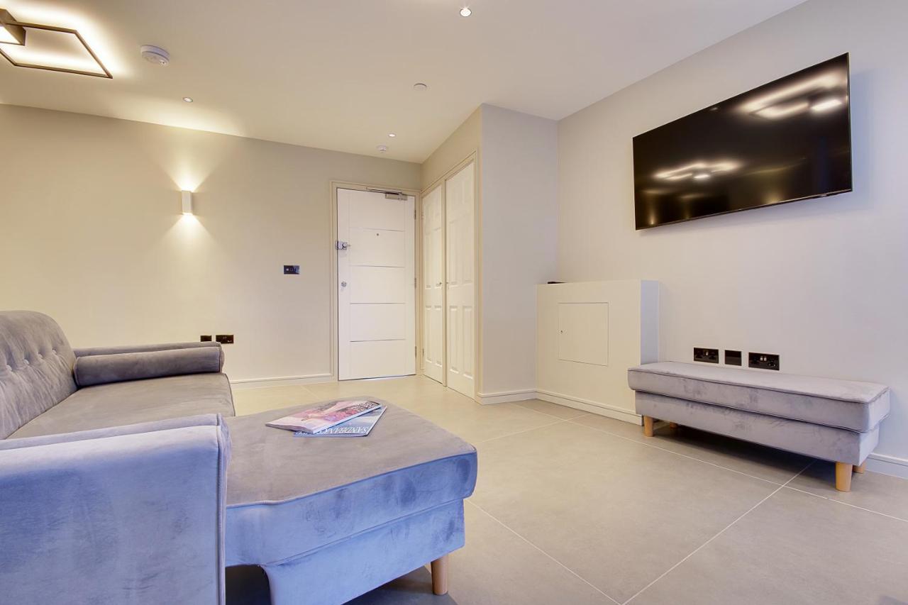 Luxury 3 Bed Flat With Large Terrace, Sea Views And Hot Tub Leilighet Canford Cliffs Eksteriør bilde